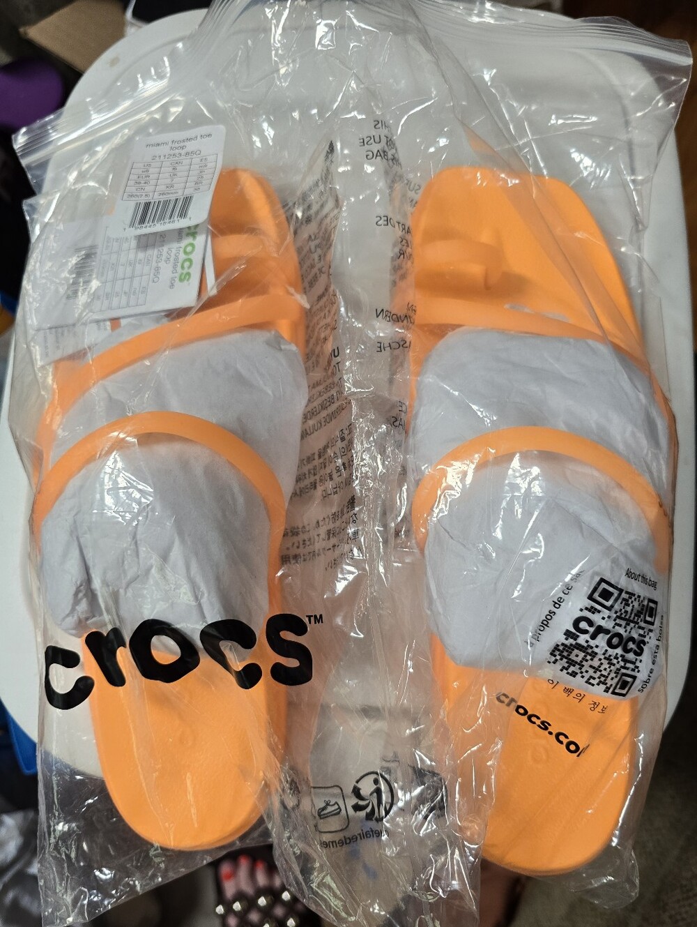 NWT Crocs Miami Frosted Toe Sandals Sz 9